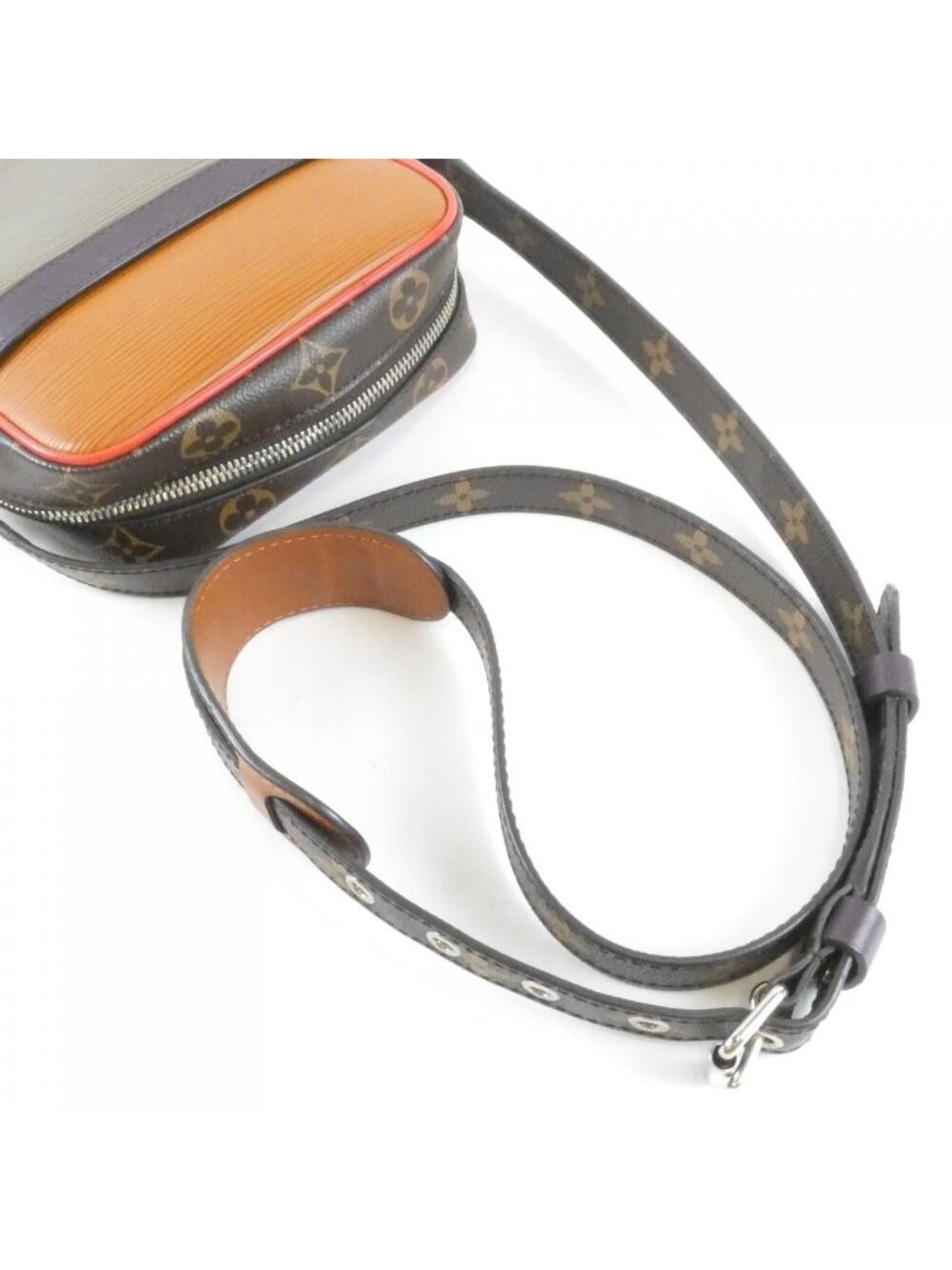 Louis Vuitton Monogram Epi Danube PM - Picture 6 of 9
